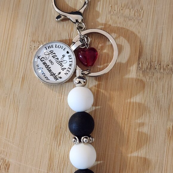 Hand Crafted Purse Charm Key Chain Grandma & Granddaughter Black White Red Heart - Picture 5 of 7
